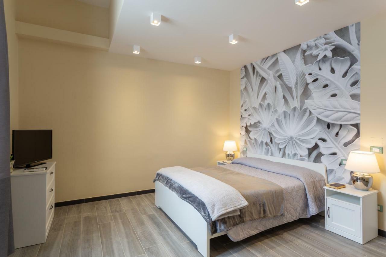 Le Stanze Di Carla! Bagno Privato, Cucina In Comune Florencia Exterior foto